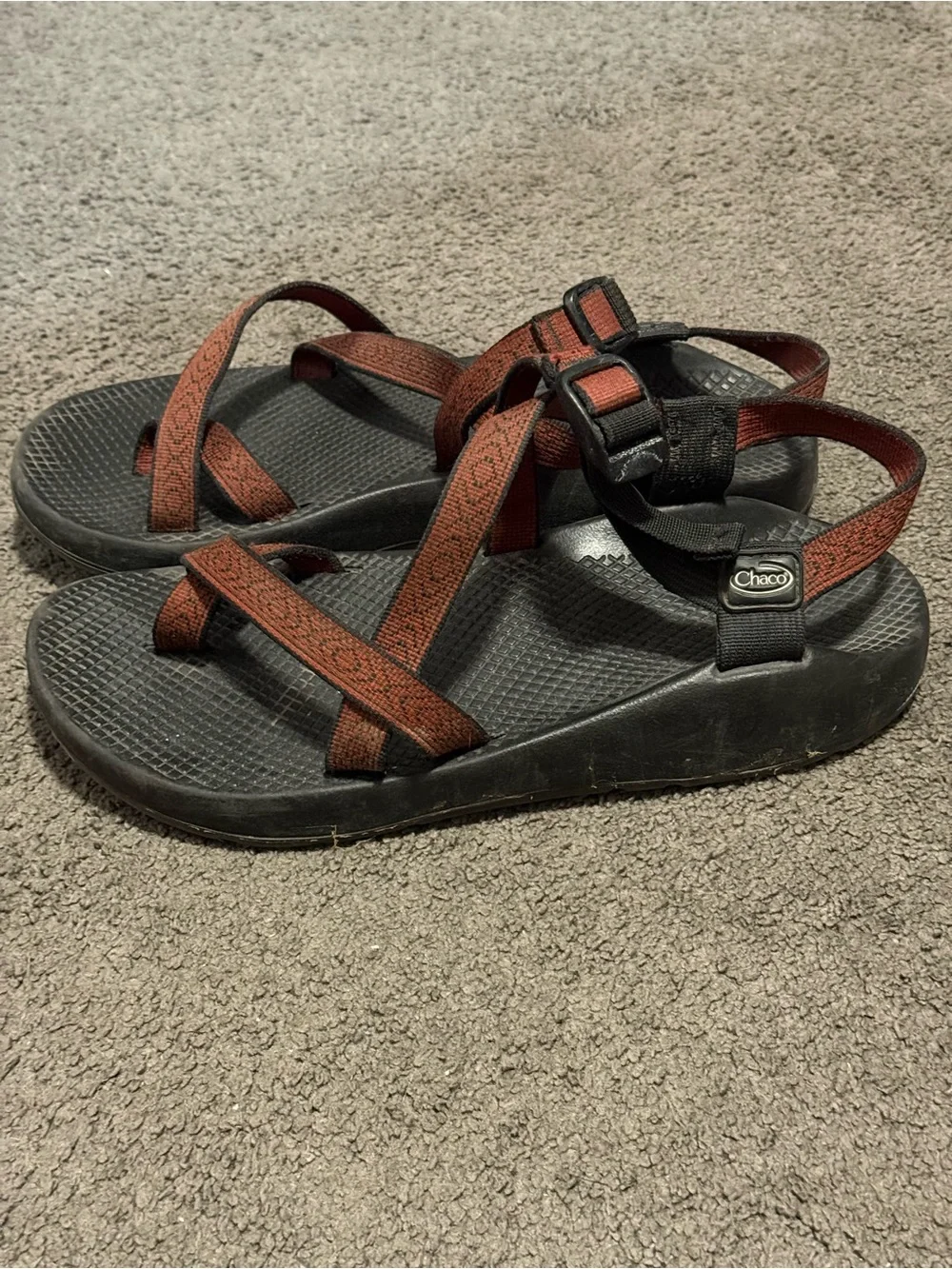 Men’s toe loop Chaco sandals